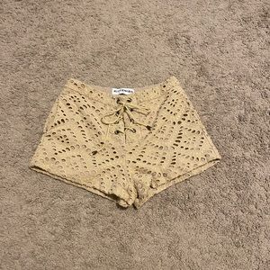 Kittenish shorts